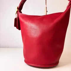 ✨BCランク　90s　 COACH　old coach　vintage coach　Shoulder bag　Bucket bag　Shoulder strap　red　glove-tanned leather　9953　USA