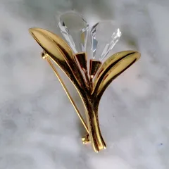 スワロフスキー 花束 ブローチ