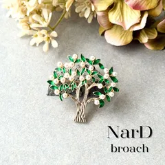 パールのツリーブローチ　パール 木 モチーフ 植物 ボタニカル シンプル 北欧 グリーン ナチュラル 上品 カジュアル 新品 大人 コサージュ ギフト プレゼント 新品未使用 NerD