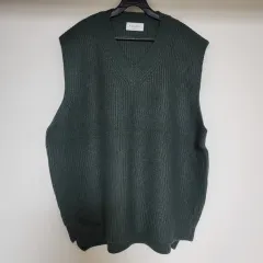 グリーン Vネック ニット ベスト