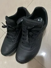 スケッチャーズ スニーカー