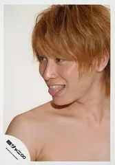 【中古】生写真(ジャニーズ) 関ジャニ∞/安田章大/バストアップ/上半身裸/背景白/横向きながら舌だし/公式生写真