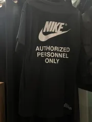 NIKE ナイキ 半袖Tシャツ (ほぼ新品)