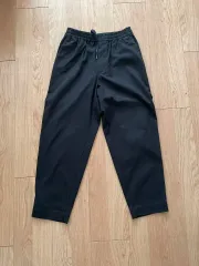 ユニクロ メンズ テーパード パンツ ブラック s