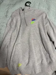 ナイキ グレー フードTシャツ 蛍光/カラー ロゴ