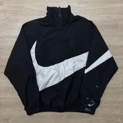 ナイキ ビックスウォッシュ ウィンドブレーカー