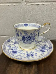 NARUMI ナルミ ボーンチャイナ ブルーフラワー カップ＆ソーサー