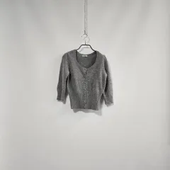 a0075KNIT グレー ウール クロップド カーディガン ボタン スタイル