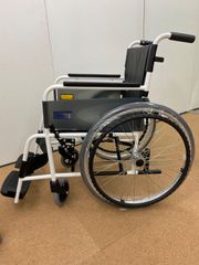 【新品・未使用】MIKI 自走用車椅子 VS-1　介護用車椅子　ハイポリマタイヤ 特別特価【新品未使用】 MIKI 自走用車椅子 VS-1 車椅子ハイポリマ
