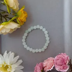 ライトグリーン 艶ありビーズブレスレット（16cm）／ハンドメイド・癒しカラー＆シンプル