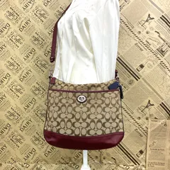 コーチ ショルダーバッグ シグネチャー サコッシュ ターンロック FZ443