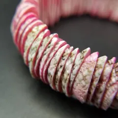 貝殻使用 重なり 幅広 ヴィンテージ ブレスレット レトロ 大ぶり ピンク系 ファッションジュエリー R16-F