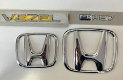 ☆WR-V☆黒赤☆前エンブレム☆タイプR☆未開封新品☆特別カラー☆WRV 
