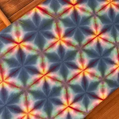 s150 【sato】 【知多木綿】 手染め 手ぬぐい 最高級さらし  多色使いの カラフル 雪花絞り 万華鏡みたい 有松鳴海絞り と同技法 ハンドメイド 綿生地 はぎれ 1m 36cm幅 特岡晒し アジアン エスニック タペストリー インテリア 壁飾りにも