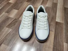 ゴルフシューズ