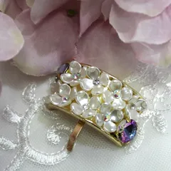 白いお花のポニーフック　ヘアアクセサリー　髪飾り　ハンドメイド　oh-02249