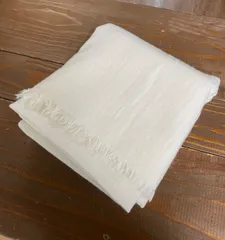 ユニクロ　カシミア100%マフラー、ストール　大判　白　フリンジ付き