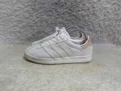 235 アディダス ガゼル スニーカー 中古 靴