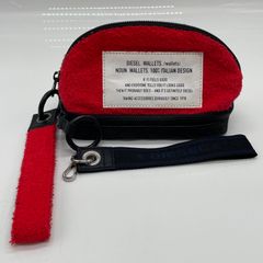 KO3723●ディーゼル DIESEL ストラップ付き ラウンド ポーチ マチあり パイル地 コスメ トラベル 赤 レッド 黒 ブラック系