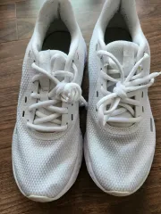 ナイキ Revolution 白 235