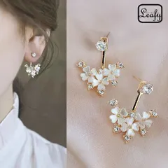 Leafy 2way☆清楚で可愛らしいホワイトフラワーピアス 1ペア レディース 白蝶貝風 マザーオブパール 花 桜 サクラ さくら 大人可愛い フェミニン ピュア バレンタイン 普段使い お出かけ イベント 二次会 パーティー 食事会    x09329a