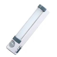 【在庫処分】エルパ (ELPA) LEDセンサー付ライト (白色/電池式) 人感センサー/持ち運び/ハンディライト/モード切替 (PM-L255)のサムネイル