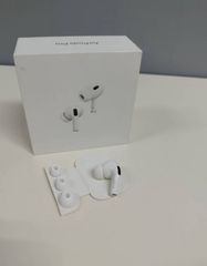 ジャンク品】Apple AirPods Pro 第2世代 Lightning - メルカリ