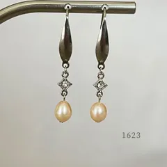 天然色オレンジ・淡水パール＆クリスタル　ピアス　・・✽・・　〈真珠　サージカルステンレス　フック〉