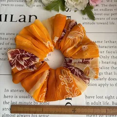 新春セール☆ハンドメイドシュシュ☆オレンジ花柄