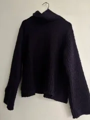 紫色のゴージ タートルネック ニット