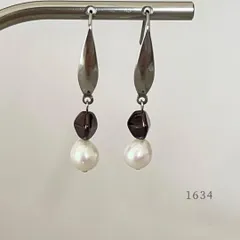 淡水パール＆ショコラブラウン・チェコビーズ　ピアス　・・✽・・　〈真珠　サージカルステンレス　フック〉