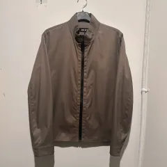 DKNY カーキ色 ブルゾン ジャケット