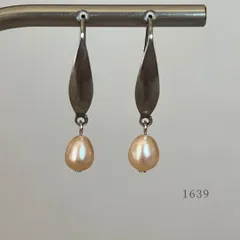 天然色オレンジ・淡水パール　ピアス　・・✽・・　〈真珠　サージカルステンレス　フック〉