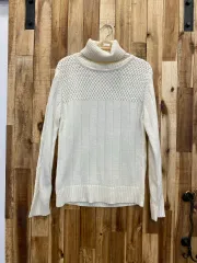 アイボリー ケーブル編み タートルネック