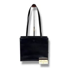プラダ　PRADA トートバッグ　ロゴ型押し　ショルダー　肩掛け　ブラック　黒　レザー