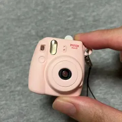 instax ミニ 8 ピンク キーホルダー ガチャ レトロ文具