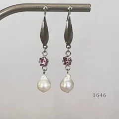 淡水パール・不思議な形＆クリスタル・ローズピンク　ピアス　・・✽・・　〈真珠　サージカルステンレス　フック　結婚式〉