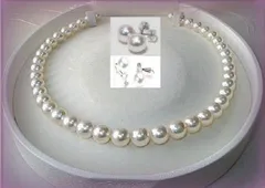 早い者勝ち！花珠特別セール　お値打ち価格にて　照り巻オーロラ花珠級！！稀少な大珠 あこや花珠真珠 １０㍉-９．５㍉ 　信頼の鑑別付