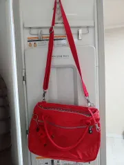 キプリング 赤 トートバッグ + ショルダーストラップ
