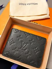 ルイヴィトン シャドウ トゥーレヨン マルチプルウォレット 二つ折り財布