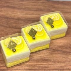 Item thumbnail for item 60dedcdb-04c6-40b4-a5f5-70b7f91e1bda