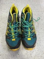 センターポール登山靴