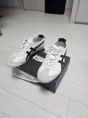 オニツカタイガー メキシコ66 白黒 スニーカー