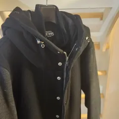 BEAMS ブラック フード スタジャン ジャケット L