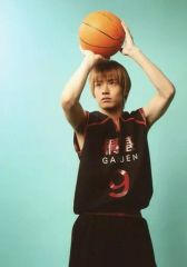 [Used] Photo (Male) Eiji Akaso (Ryo Sakurai) / Knee-length, Black costume, Both hands raised, Light blue background, Character shot / Touou Academy / Stage play "Kuroko's Basketball THE ENCOUNTER" School-specific photo