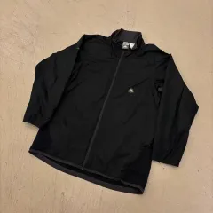 ナイキ acg スモールロゴ ウィンドブレーカー