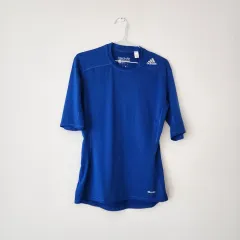 M/アディダス テックフィット