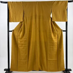 色無地 身丈161cm 裄丈67cm M 袷 落款 地紋 山吹色 正絹 秀品 一つ紋 【中古】