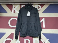 バックルポケット装飾ハイネックジャンパージャケット M 95サイズ チャコールグレー