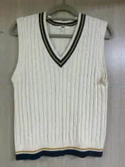 ユニクロ ケーブル ニット ベスト アイボリー S サイズ